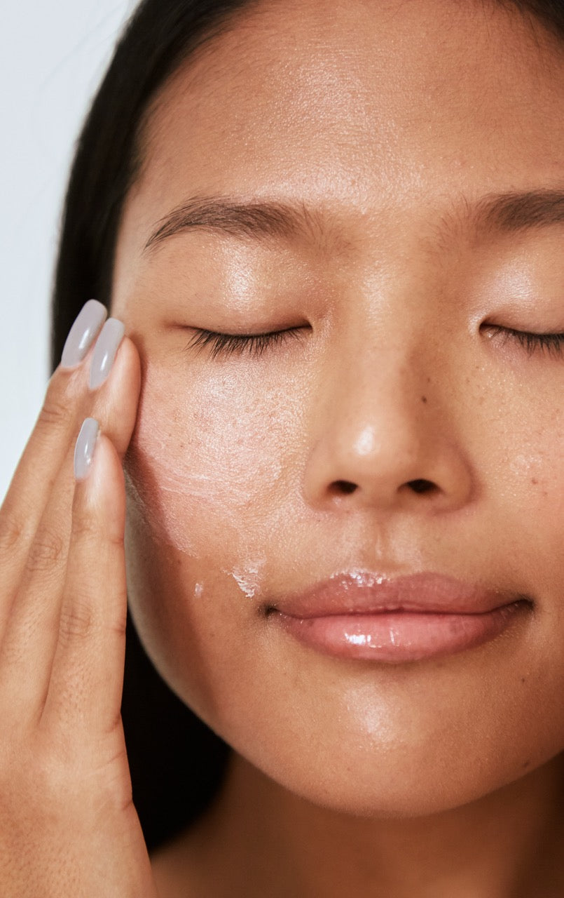 How to Achieve a Youthful Glow with Our Facial Oils